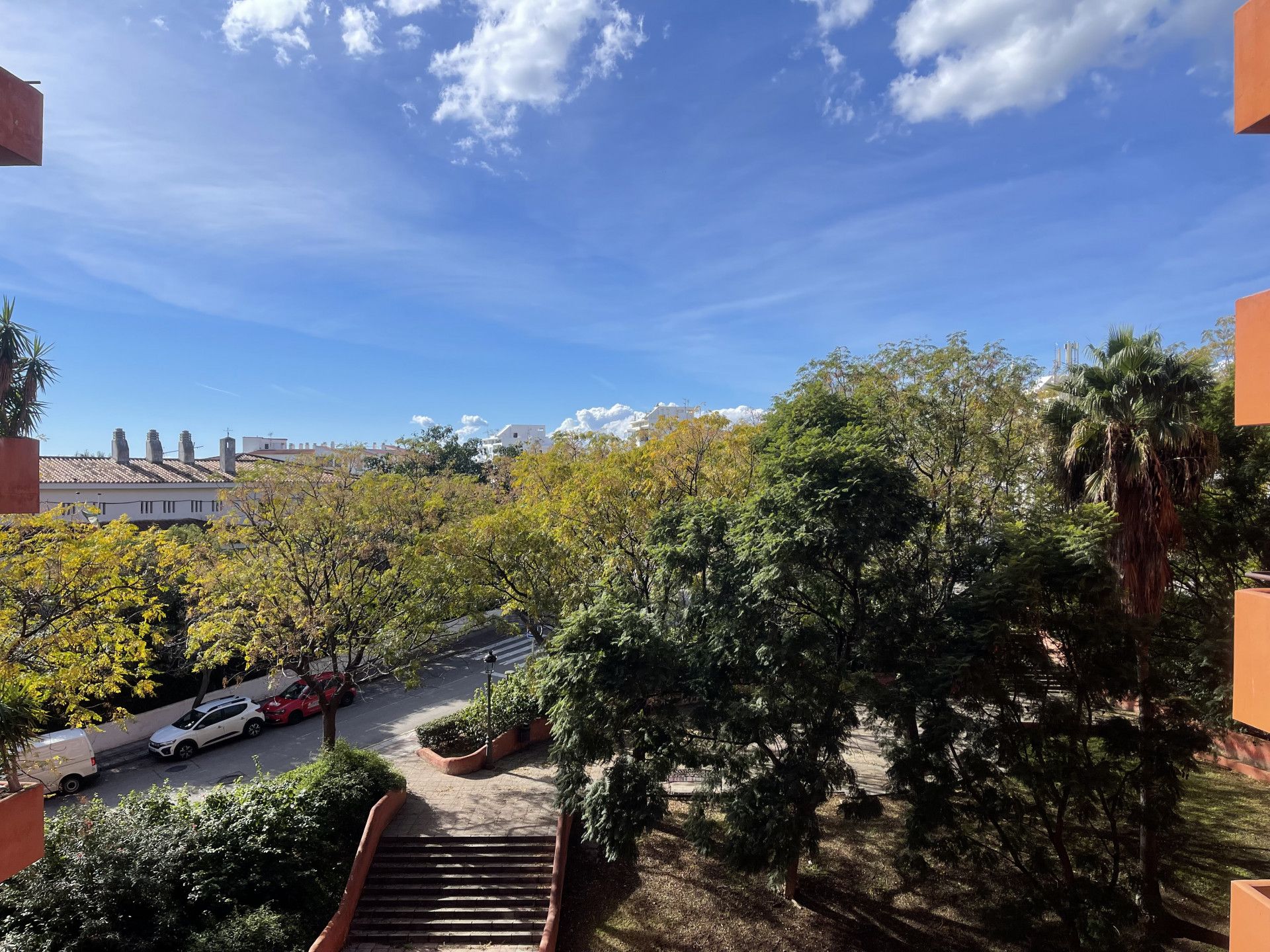 Vista exterior de Apartament en venda en Estepona amb Terrassa, Traster i Piscina