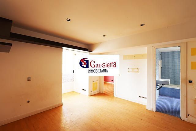 Bedroom of Flat for sale in  Madrid Capital  with Heating and Storage room