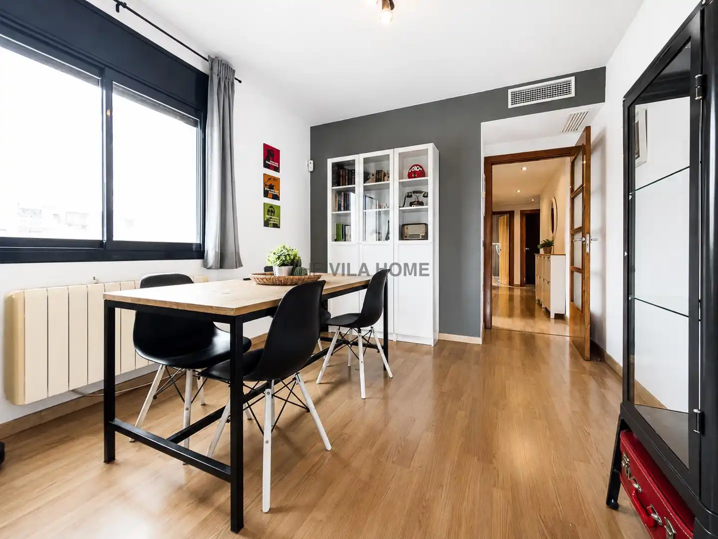 Sala de estar de Piso en venta en Vilanova i la Geltrú con Aire acondicionado, Calefacción y Piscina comunitaria