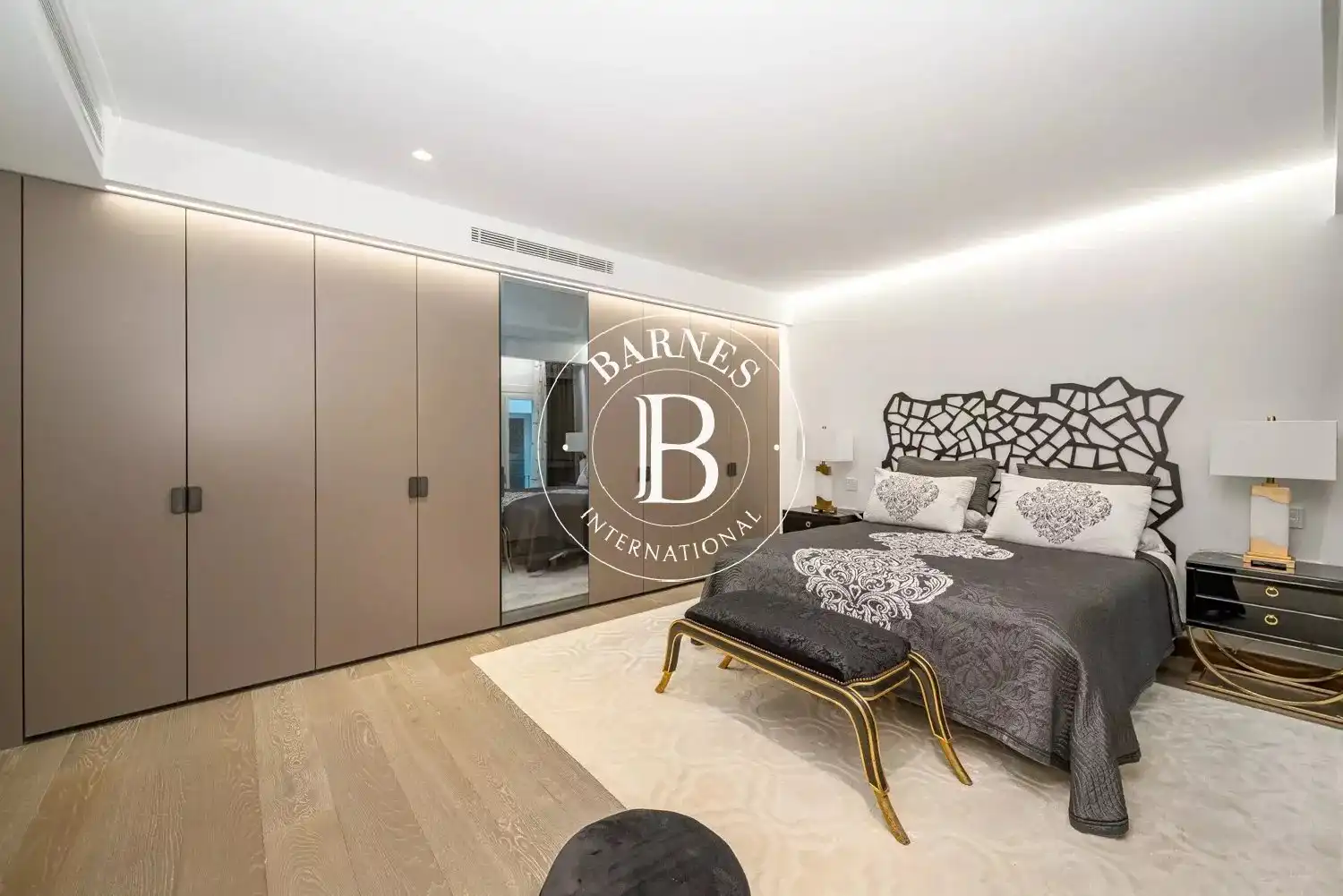 Bedroom of Flat for rent in Madrid  with Air Conditioner, Heating and Swimming Pool