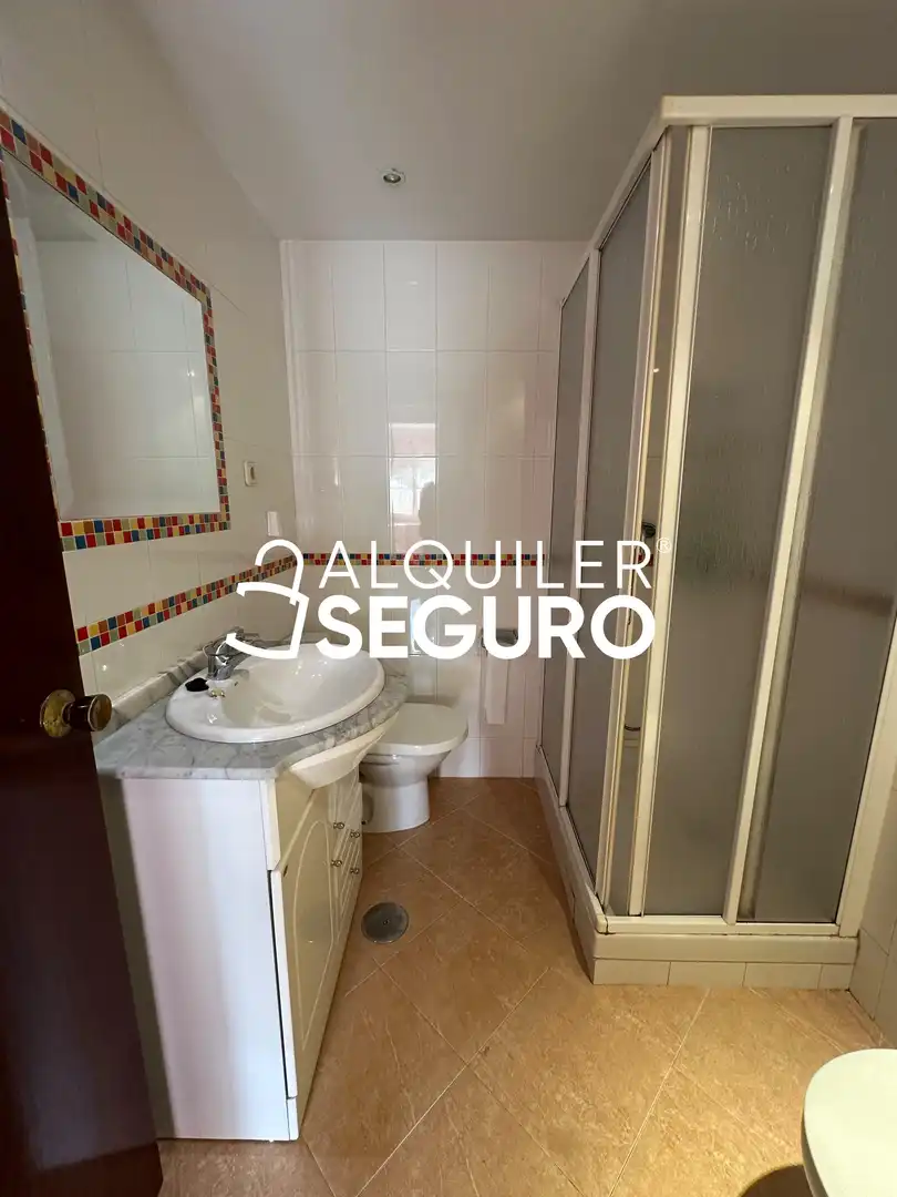 Bathroom of Flat for rent in Málaga  with Air Conditioner, Terrace and Furnished