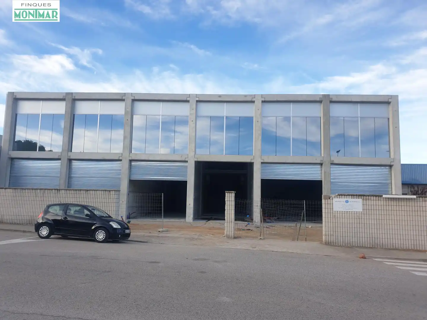 Vista exterior de Nau industrial en venda en Sant Pere de Ribes