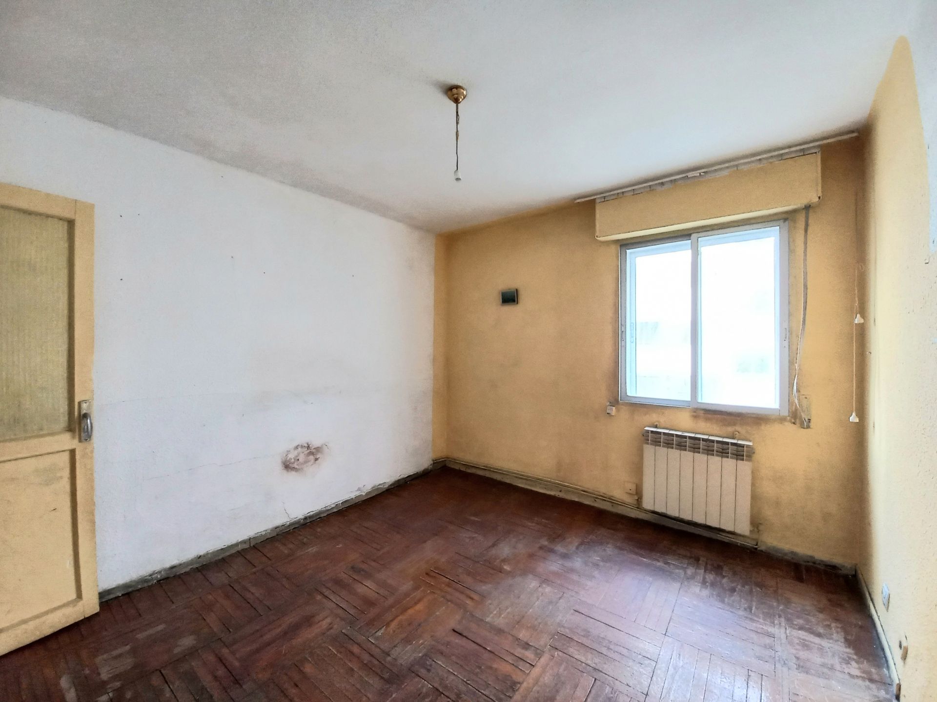 Dormitori de Pis en venda en Burgos Capital amb Calefacció