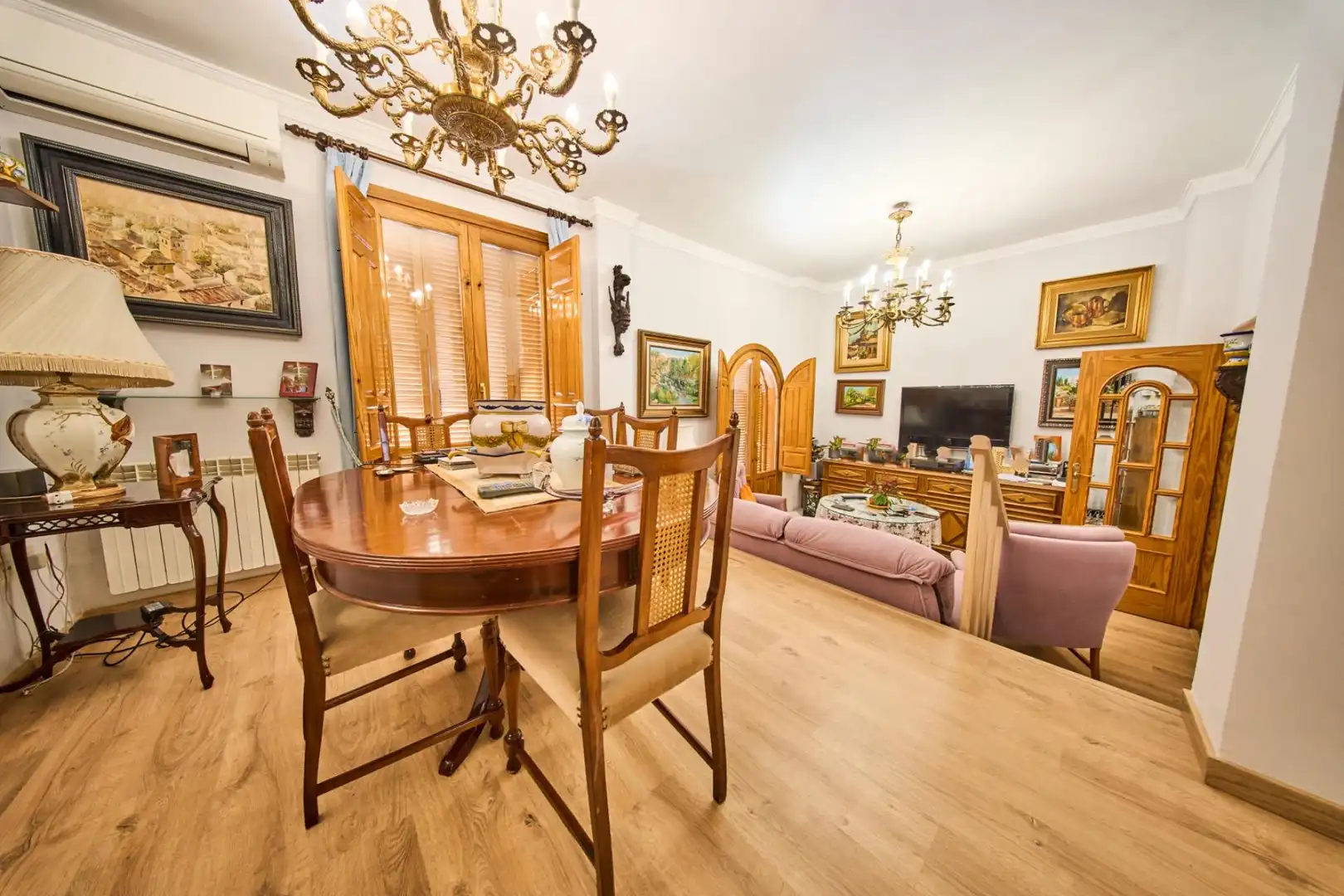 Comedor de Casa o chalet en venta en Granada con Aire acondicionado, Calefacción y Jardín privado