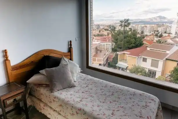 Dormitori de Casa adosada de lloguer en Alicante / Alacant amb Aire condicionat, Jardí privat i Terrassa