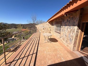Casa rústica amb jardí en venda a Los Villares