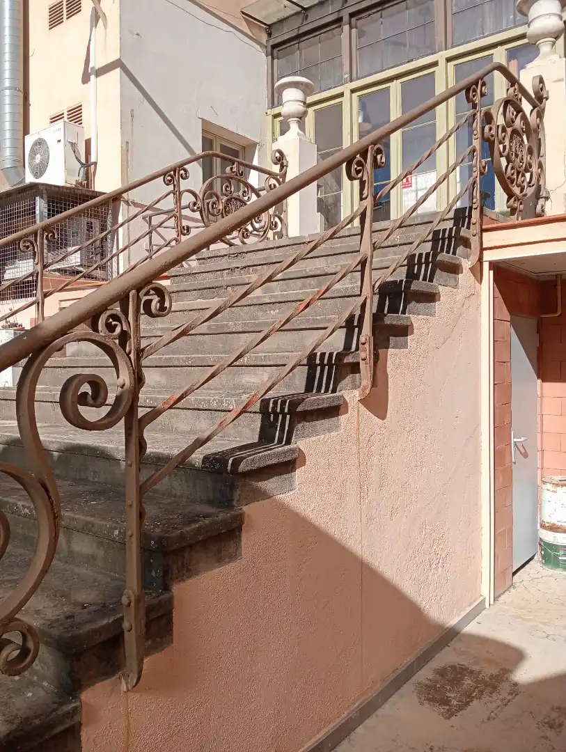 Außenansicht von Erdgeschoss zum Verkauf in Terrassa mit Klimaanlage, Heizung und Privatgarten