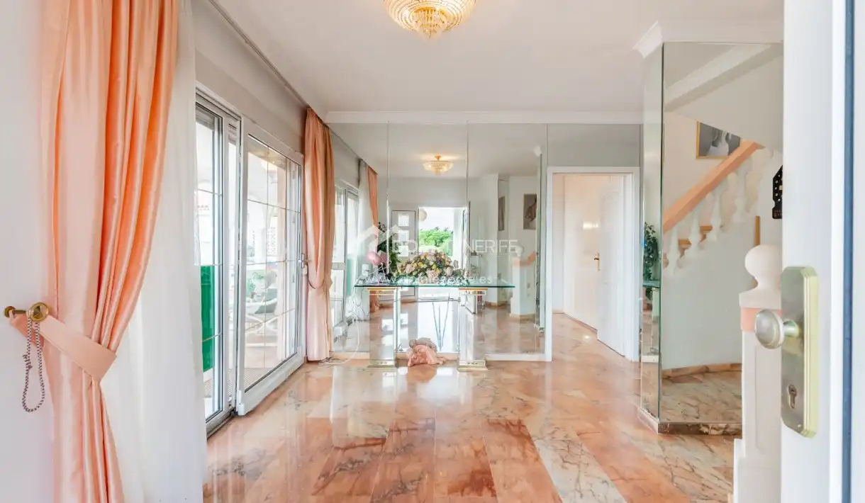 Casa o chalet en venta en Arona con Terraza, Piscina y Amueblado