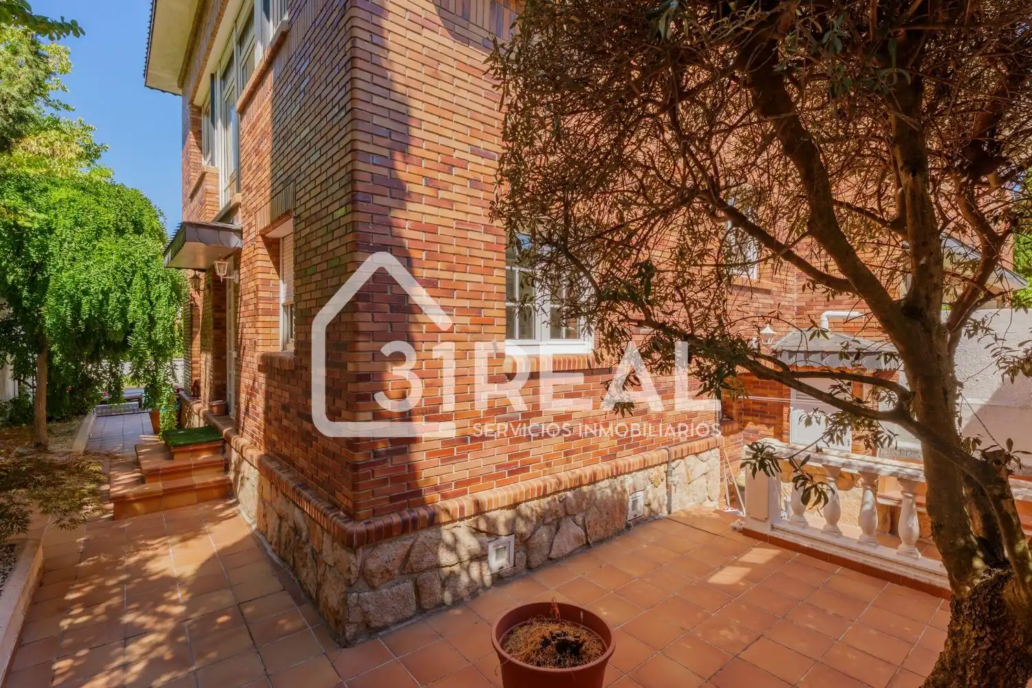Vista exterior de Casa o chalet en venta en Madrid con Aire acondicionado, Calefacción y Jardín privado