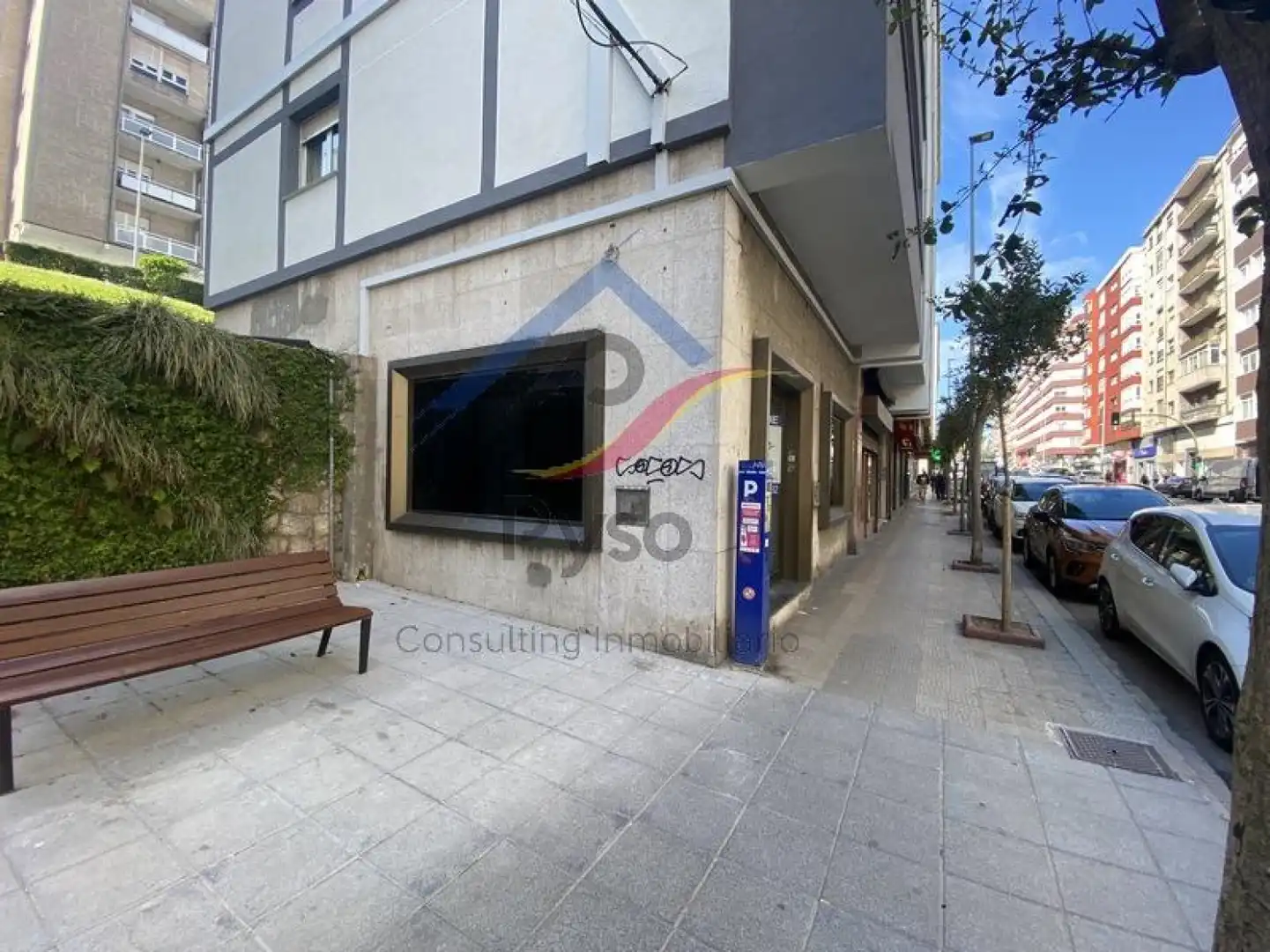 Vista exterior de Local en venda en Santander