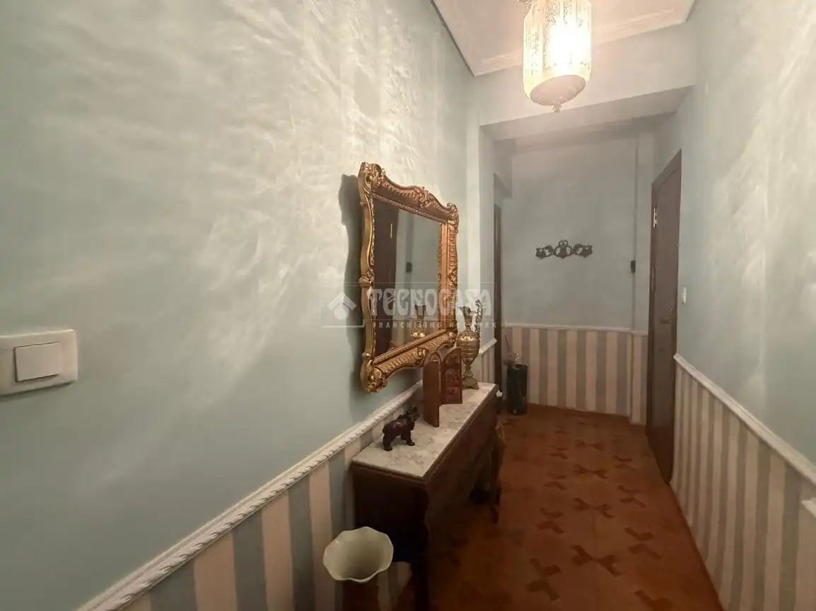 Piso en venta en Alicante / Alacant con Balcón