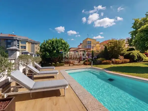 Jardí de Casa o xalet en venda en Vigo  amb Calefacció, Jardí privat i Parquet