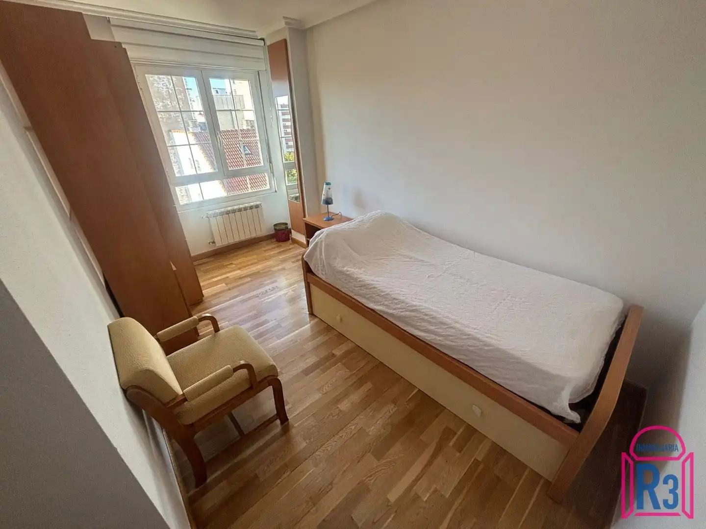 Habitación de Apartamento de alquiler en León Capital  con Calefacción, Terraza y Trastero