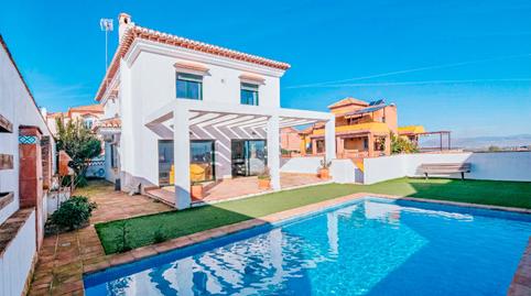 Foto 4 von Haus oder Chalet zum Verkauf in Calle Teresa de Jesus, Urbanizaciones, Alhendín