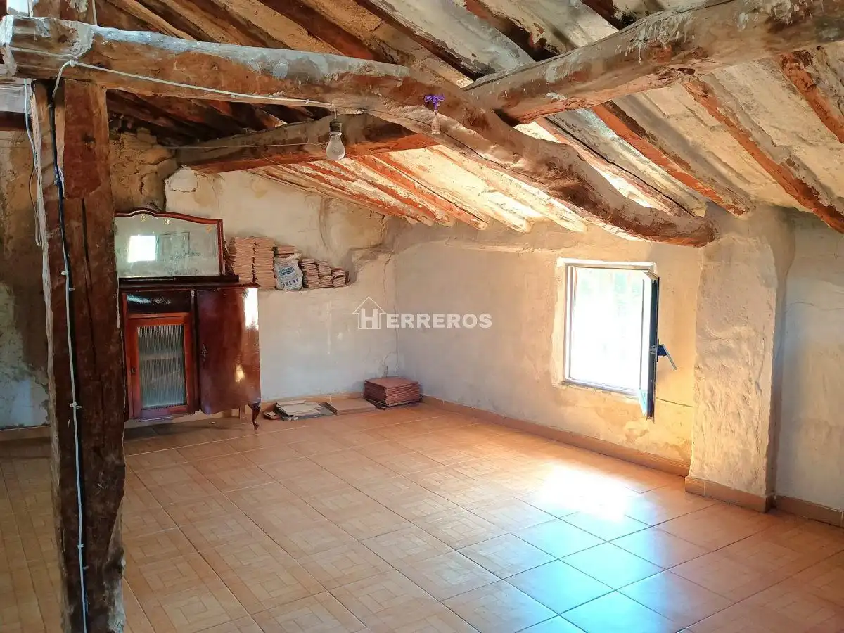 Houses for sale in HERAS, Ocón