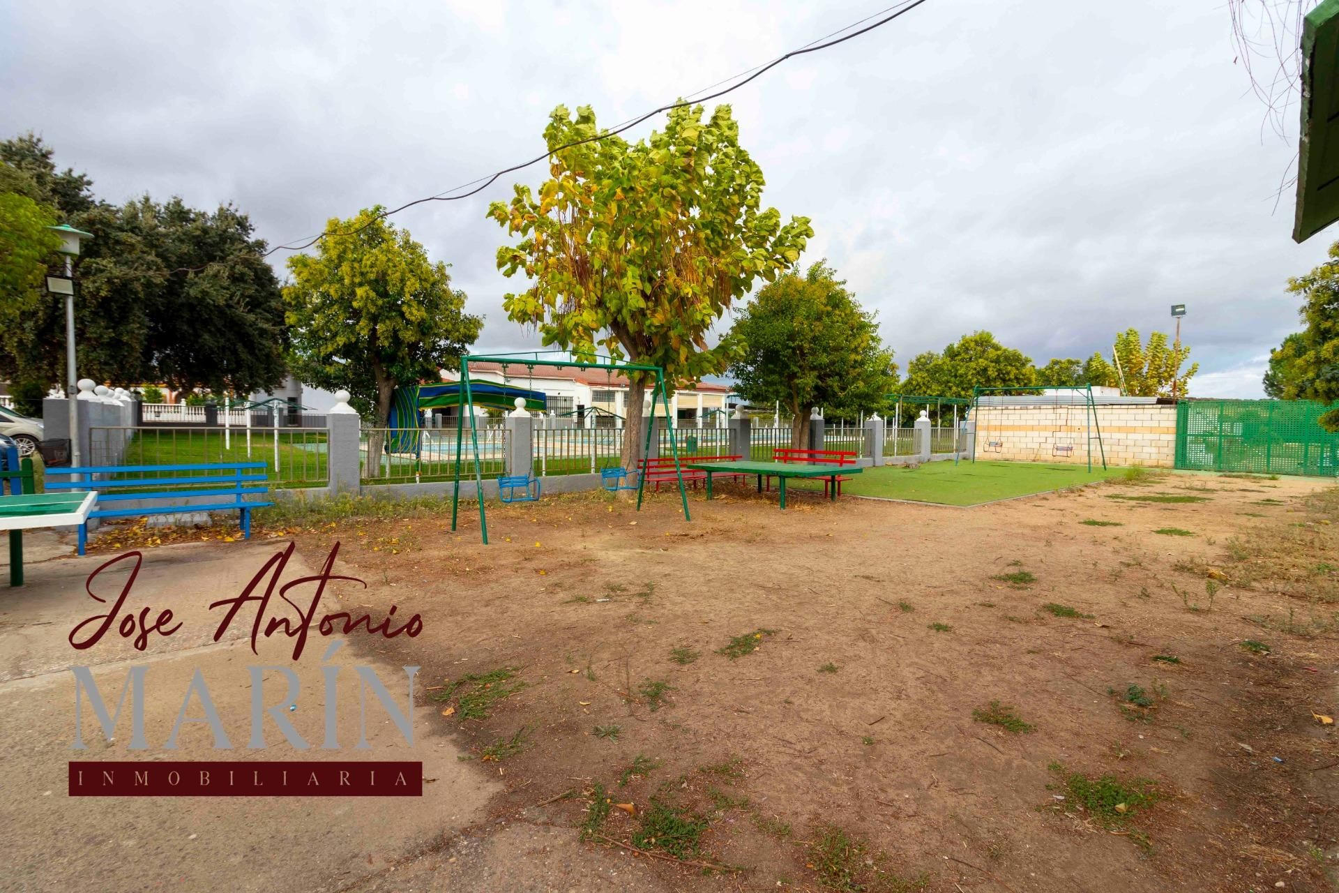 Casa o chalet en venta en Badajoz Capital con Aire acondicionado, Trastero y Piscina comunitaria