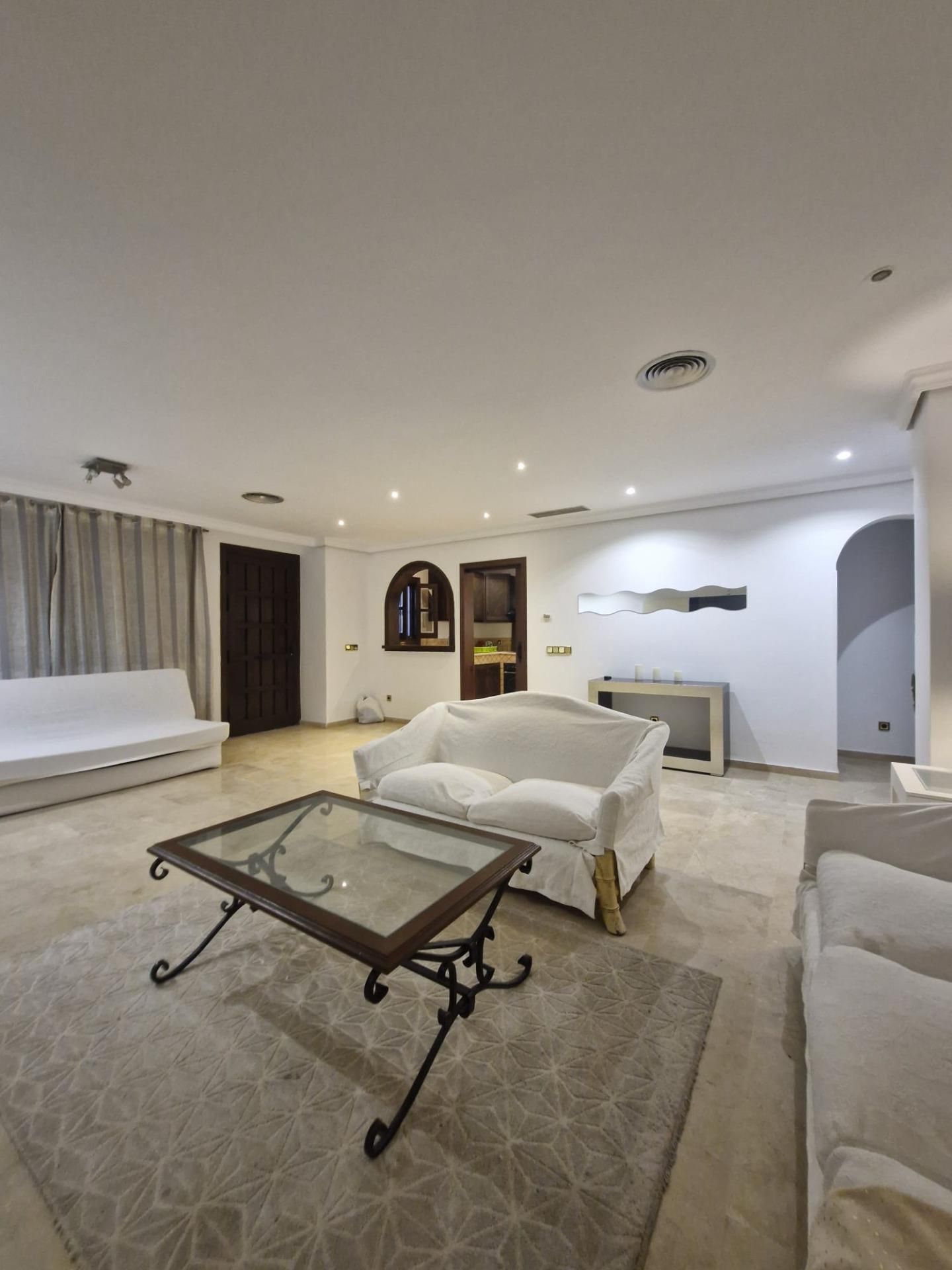 Flat to rent in Marbella  with Private garden, Terrace and Balcony