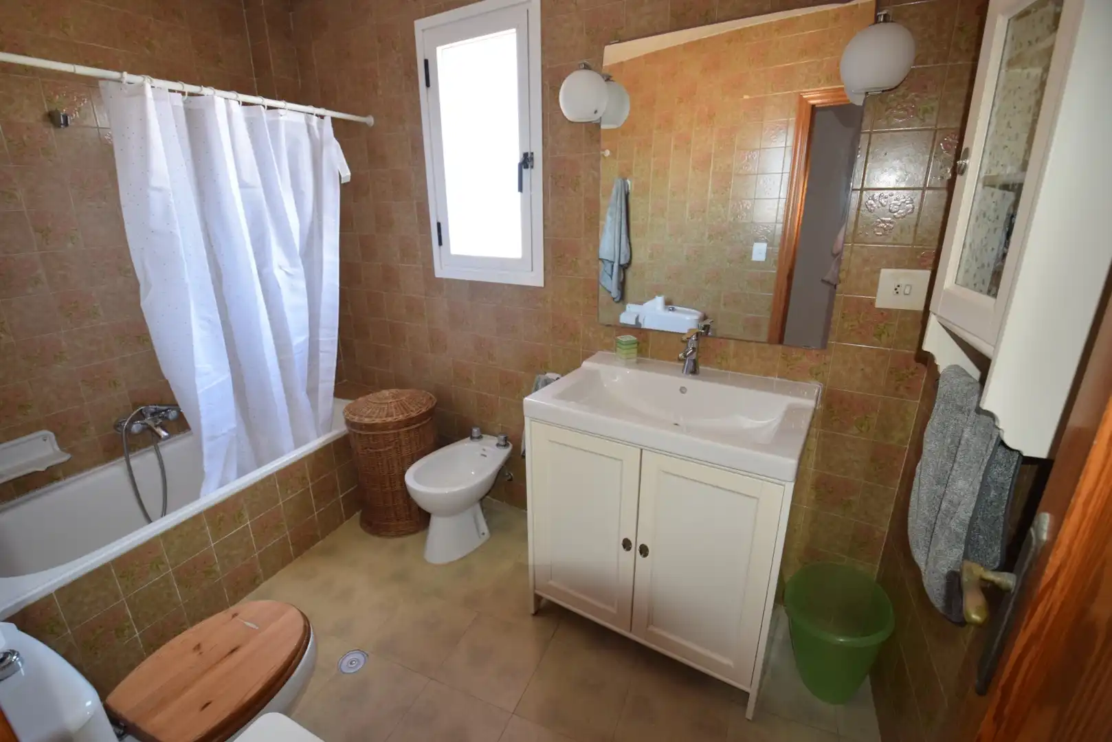 Bany de Casa o xalet en venda en Guardamar del Segura amb Aire condicionat, Terrassa i Traster