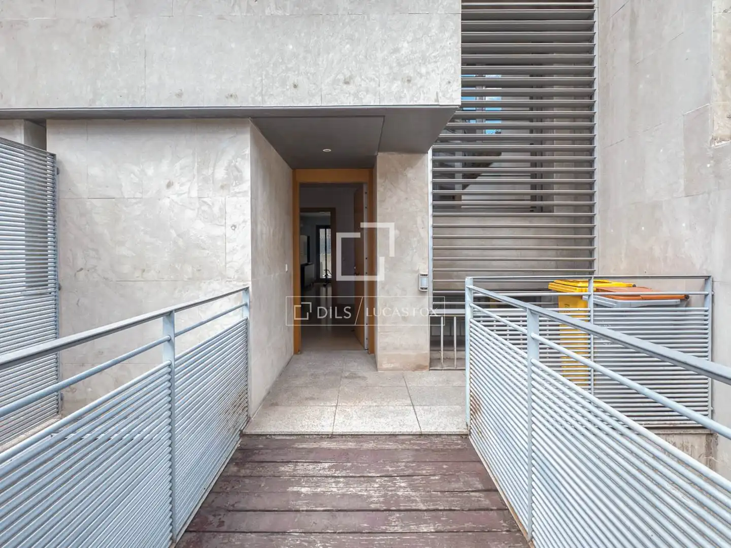 Terrassa de Casa o xalet en venda en Madrid amb Aire condicionat, Calefacció i Jardí privat