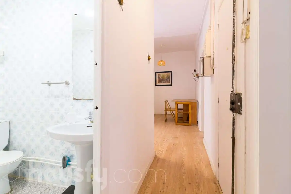 Erdgeschoss zum Verkauf in Barcelona mit Heizung, Parkett und Terrasse