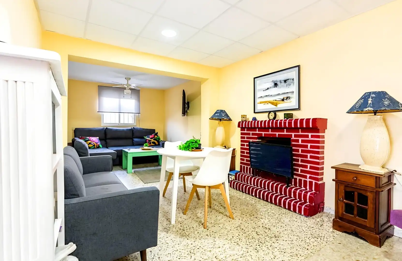 Sala d'estar de Casa o xalet en venda en Chiclana de la Frontera amb Aire condicionat, Jardí privat i Terrassa