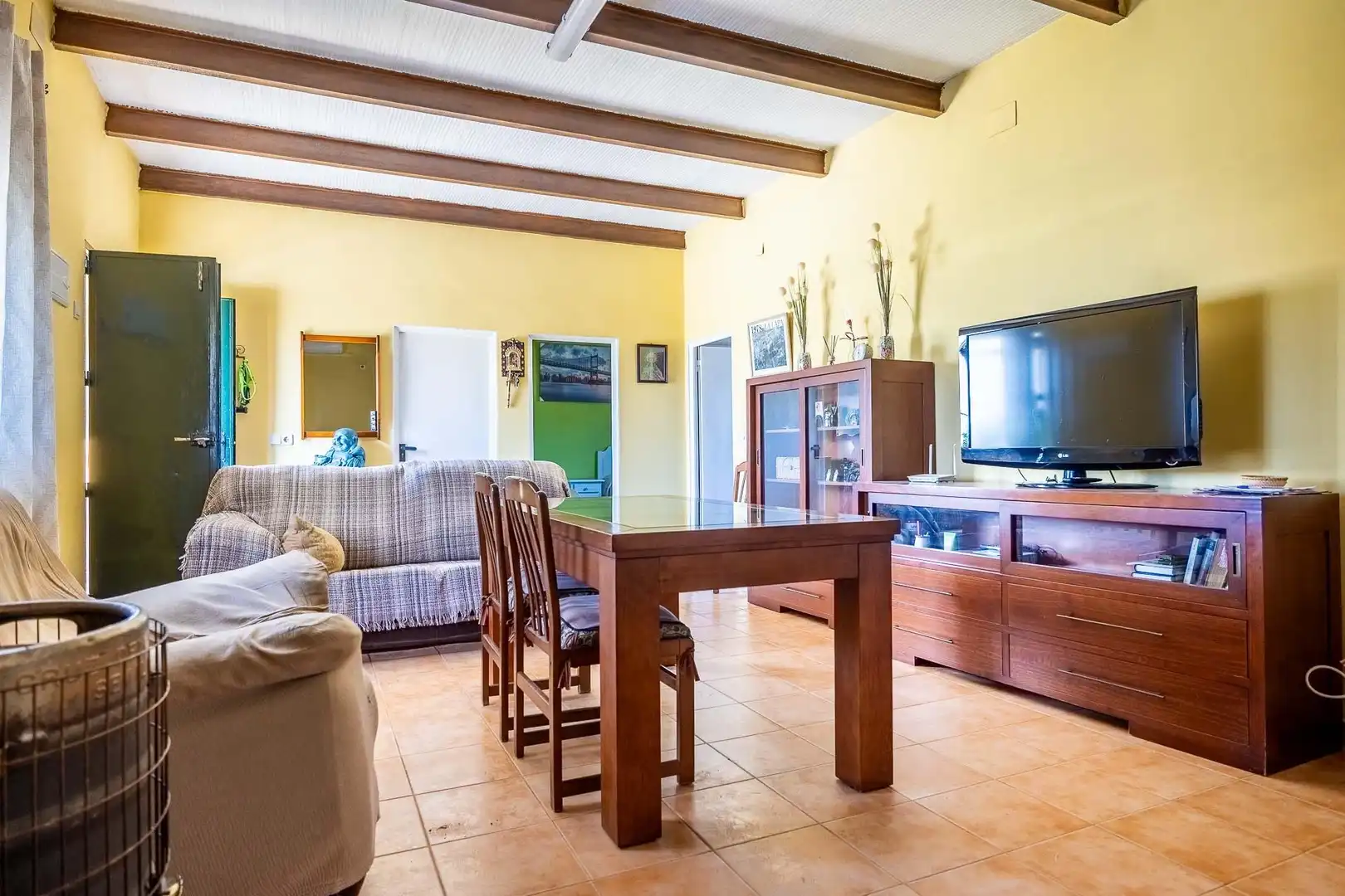 Sala d'estar de Finca rústica en venda en Alcalá de Guadaira amb Aire condicionat i Piscina