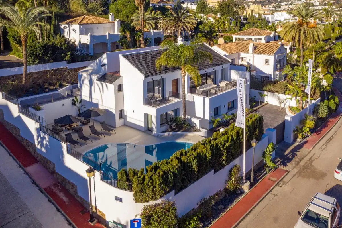 Villa mit Terrasse zum Verkauf in Nueva Andalucía