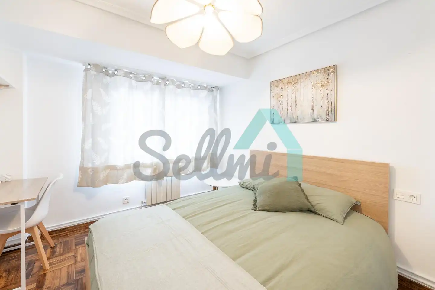 Schlafzimmer von Wohnung zur Miete in Oviedo  mit Heizung, Parkett und Terrasse