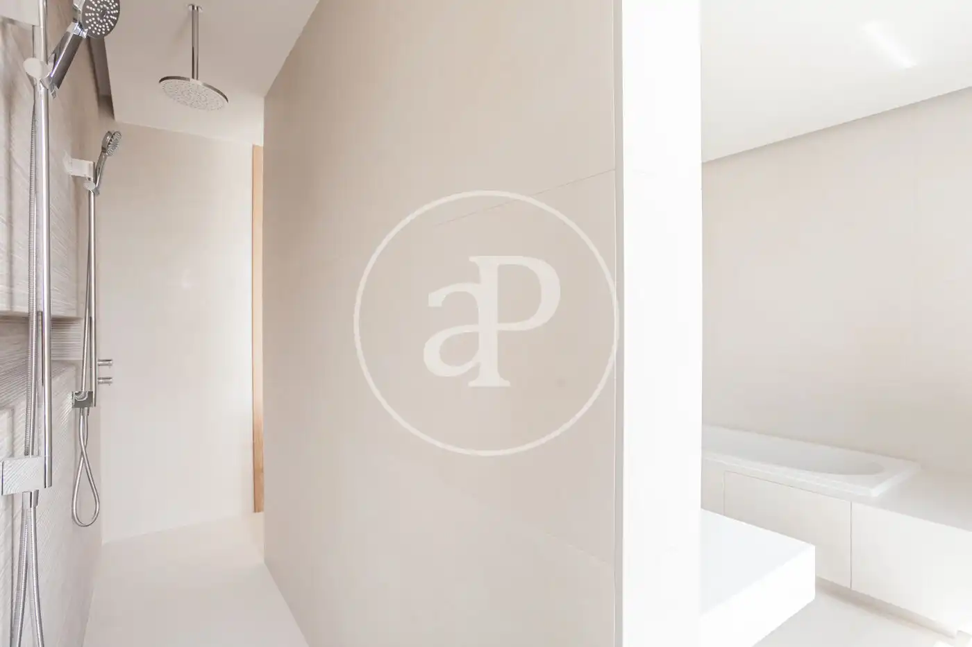 Bathroom of Flat for rent in Pozuelo de Alarcón  with Air Conditioner, Heating and Private garden