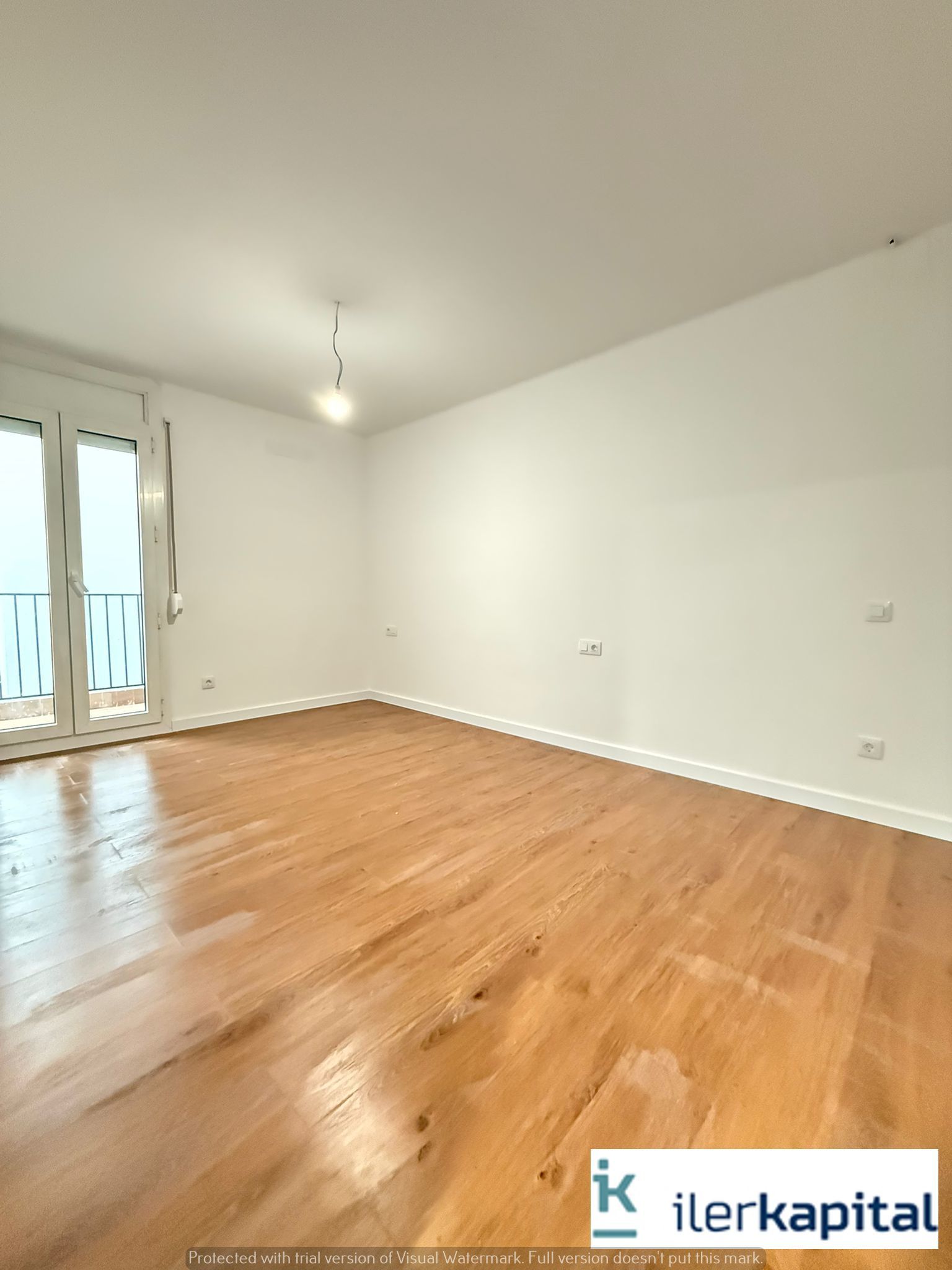 Piso en venta en De les Missions, Instituts - Universitat