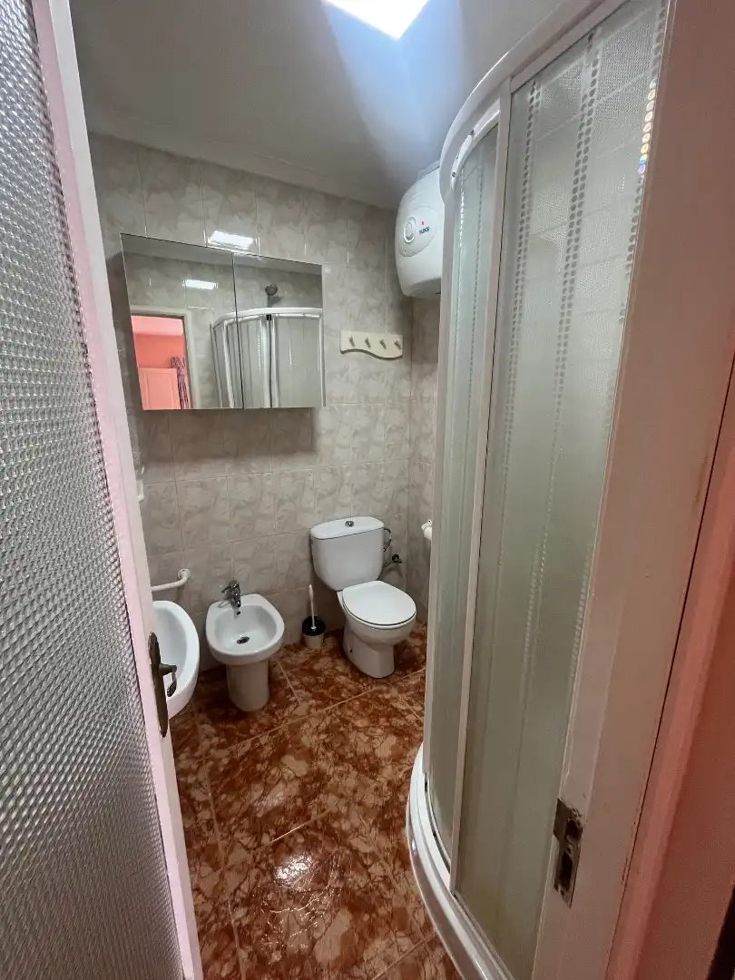 Baño de Piso de alquiler en Las Palmas de Gran Canaria con Amueblado, Horno y Lavadora