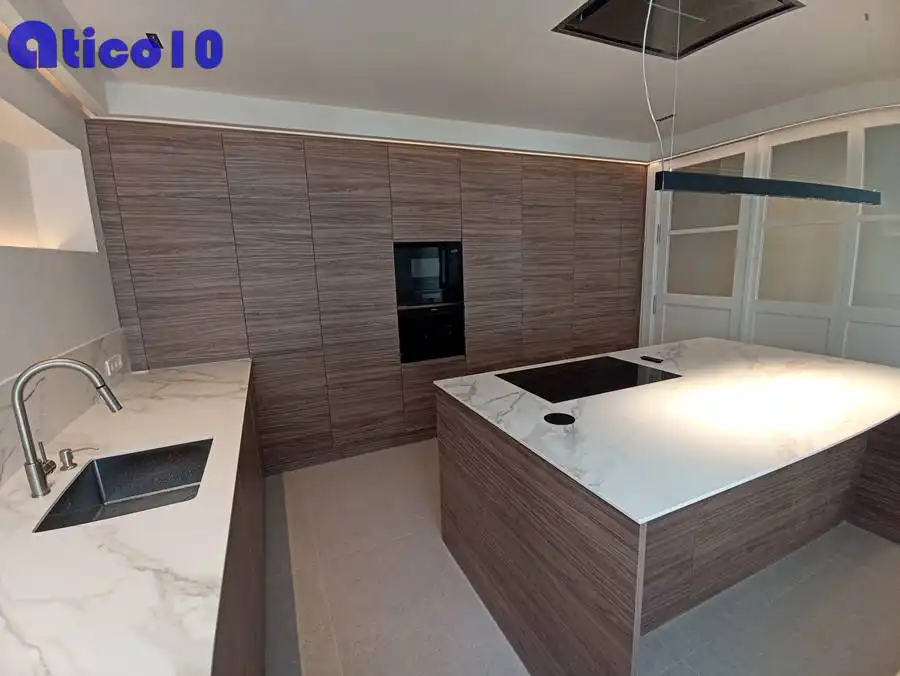 Flat for rent in Calle Asturias, Parque San Francisco - Uría