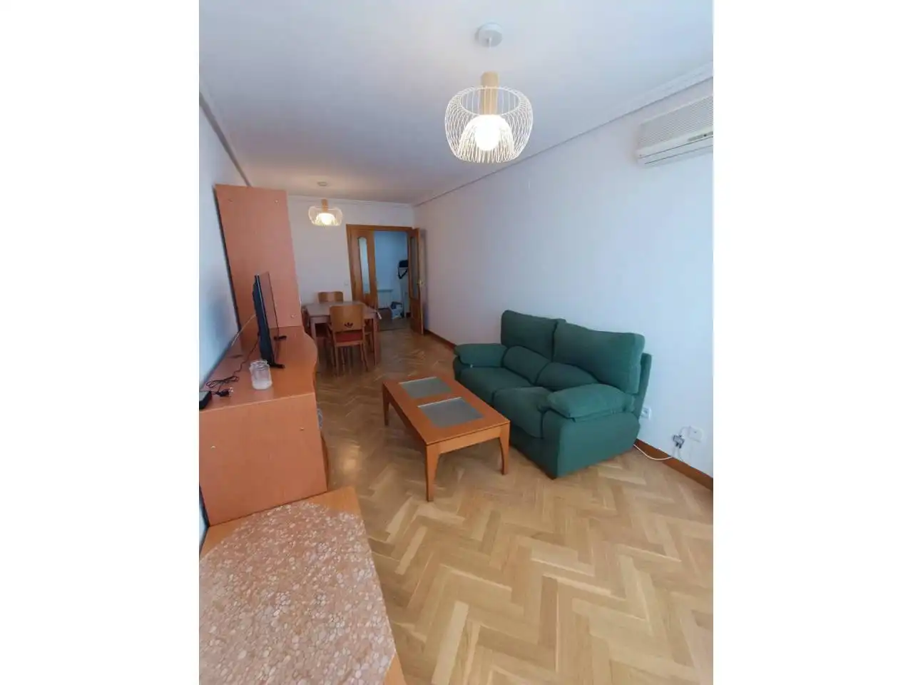Living room of Flat for rent in Fuenlabrada  with Air Conditioner, Heating and Parquet flooring