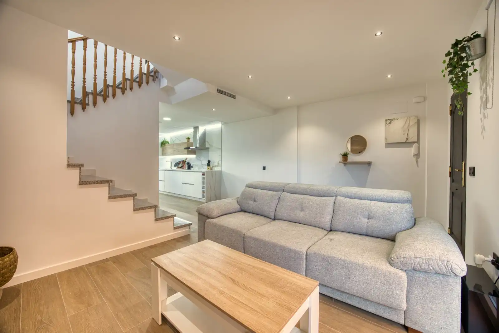 Sala d'estar de Dúplex en venda en Santa Pola amb Aire condicionat, Terrassa i Moblat
