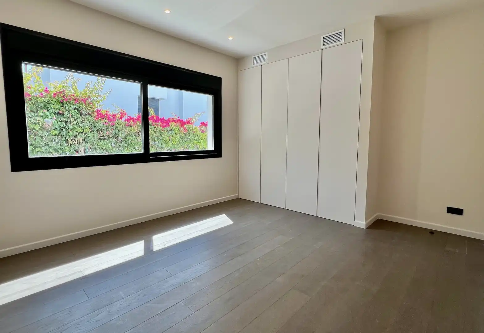 Schlafzimmer von Haus oder Chalet zum Verkauf in Marbella mit Klimaanlage, Heizung und Privatgarten