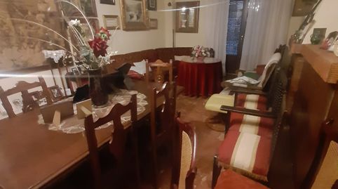 SE VENDE CASA EN LA ZONA DE LA PLAZA PRIMERO DE MAYO