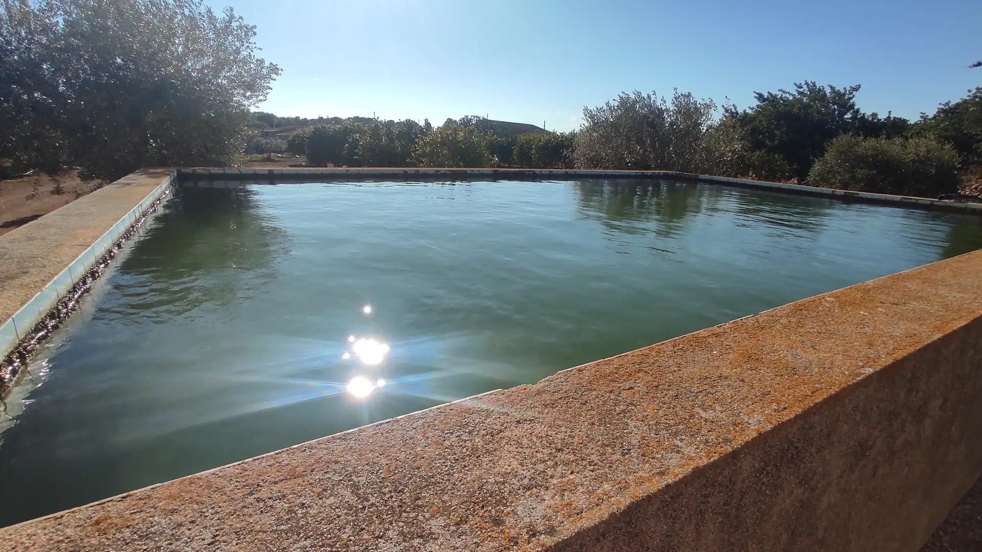 Schwimmbecken von Country house zum Verkauf in Roda de Berà mit Klimaanlage, Heizung und Privatgarten