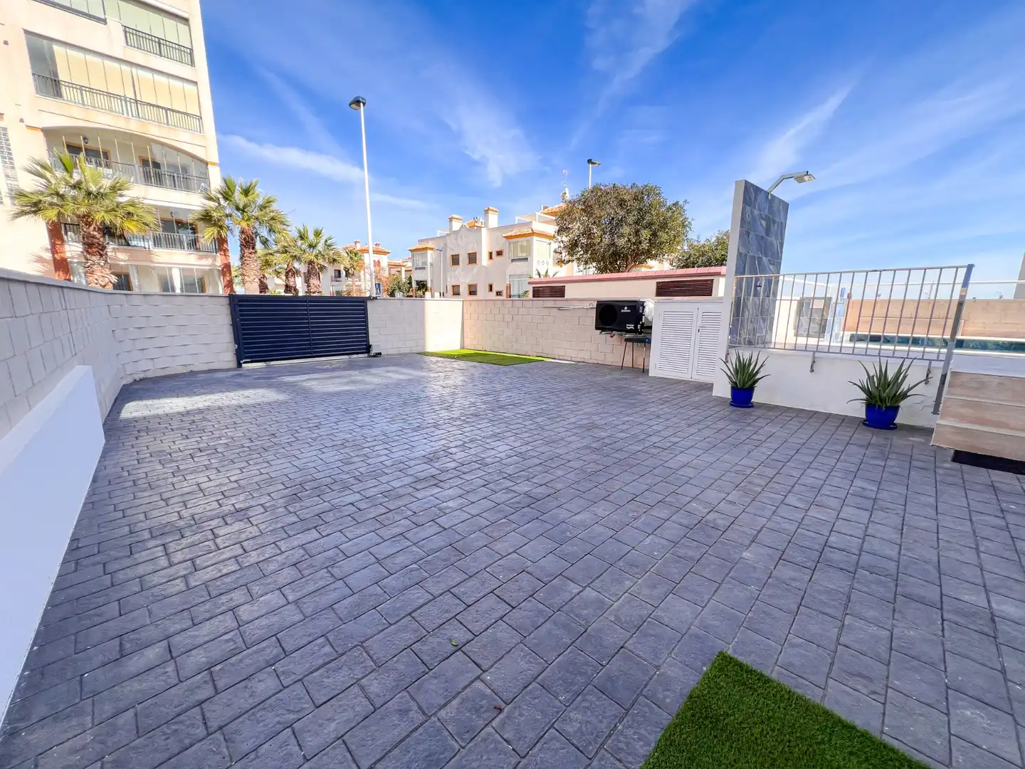 Terraza de Planta baja en venta en Guardamar del Segura con Aire acondicionado, Jardín privado y Terraza
