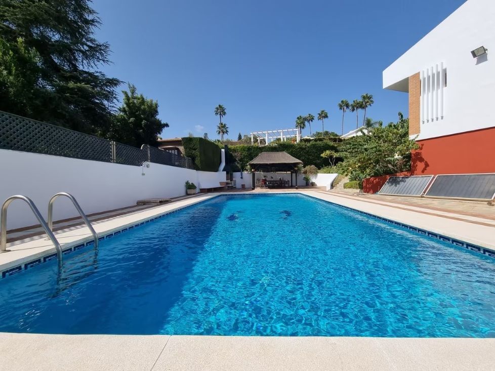 Piscina de Casa o xalet en venda en Málaga Capital amb Aire condicionat, Jardí privat i Terrassa