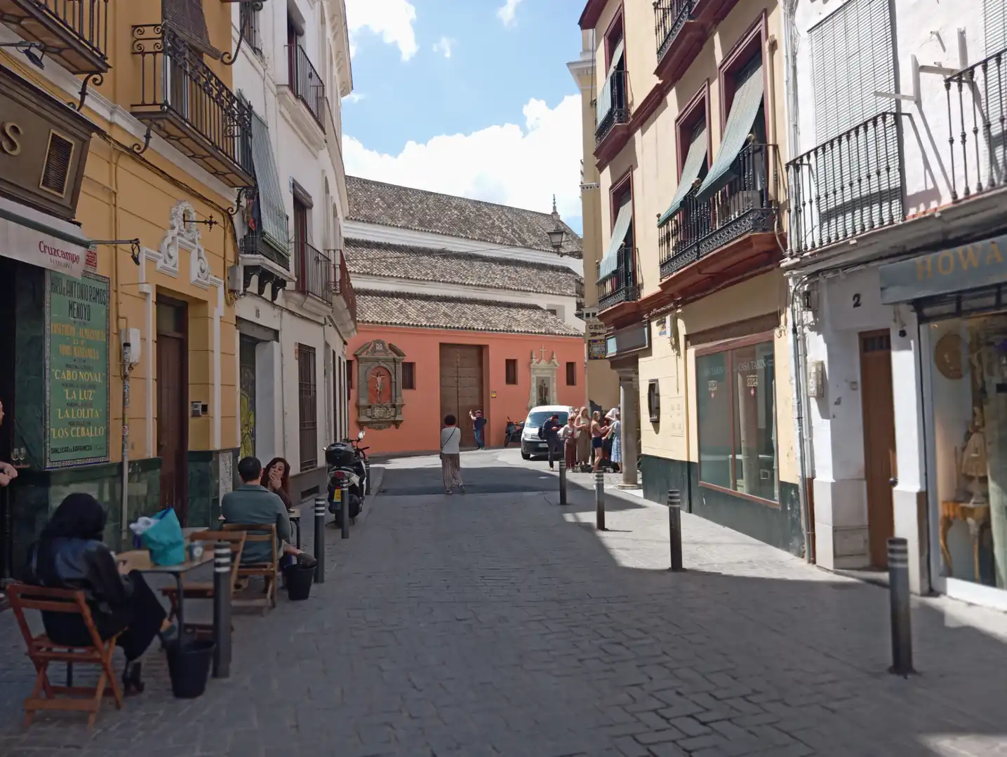 Außenansicht von Wohnung zur Miete in Sevilla mit Heizung und Waschmaschine