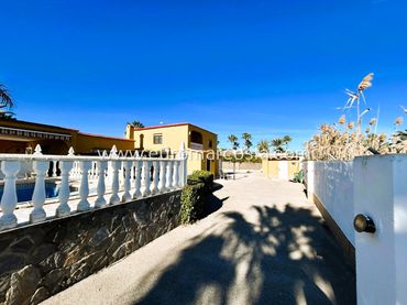 Casa rústica con piscina en venta en Partida Daimes