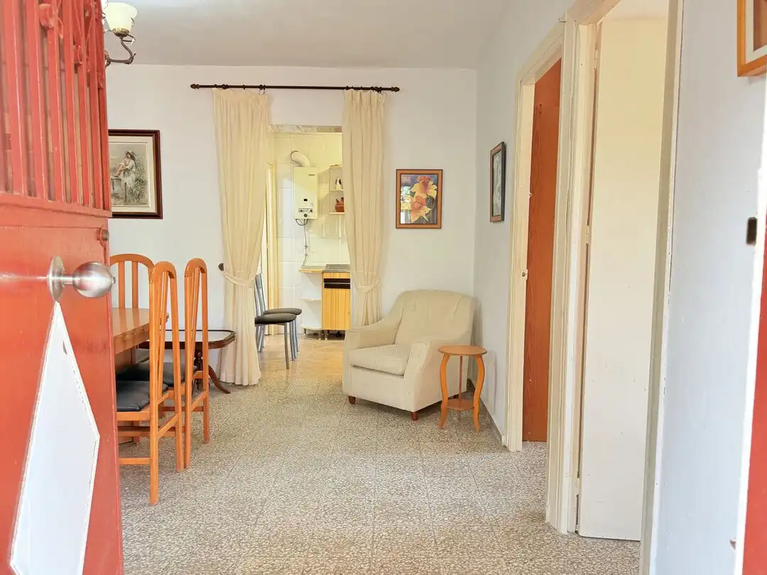 Menjador de Casa o xalet en venda en Benamocarra amb Jardí privat i Moblat