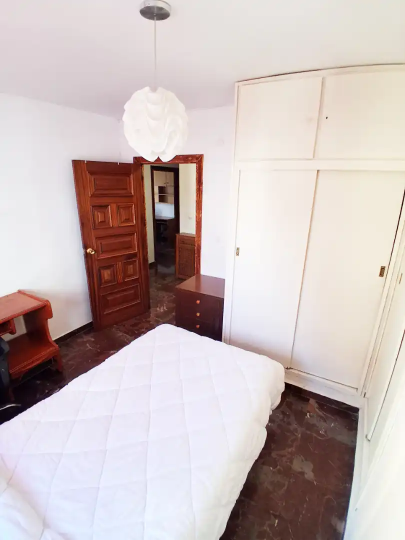 Bedroom of Flat for rent in Granada  with Furnished, Oven and Washing machine