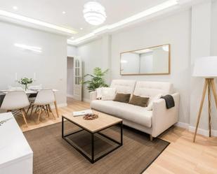 Sala d'estar de Apartament de lloguer en Bilbao  amb Aire condicionat