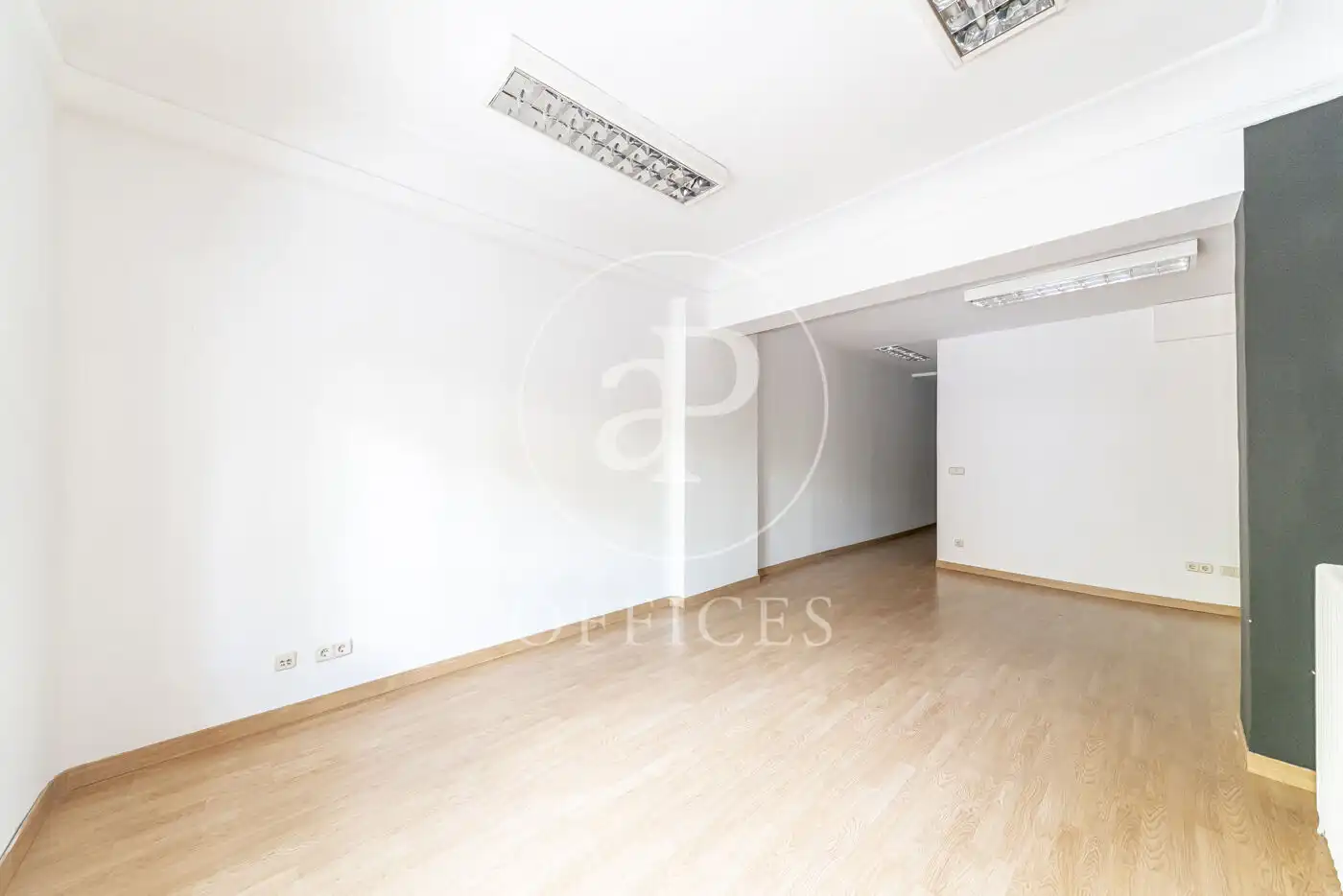 Office for rent in Madrid  with Air Conditioner