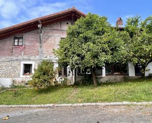 Vista exterior de Casa o xalet en venda en Berango amb Calefacció, Terrassa i Piscina