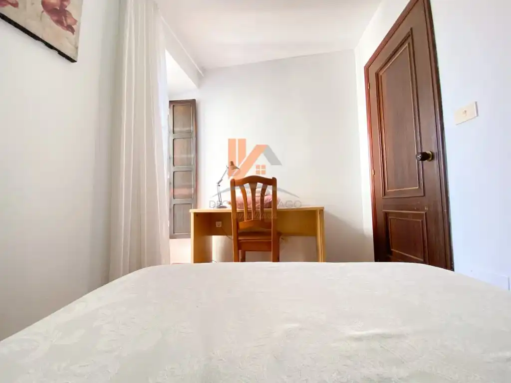 Dormitori de Casa o xalet en venda en Ribeira amb Jardí privat i Forn