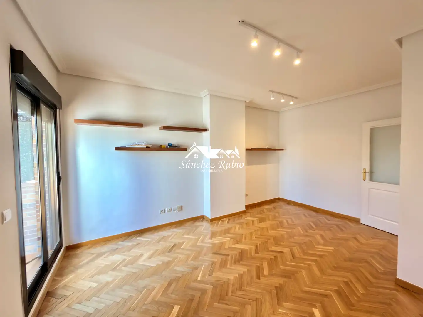 Living room of Attic for rent in Las Rozas de Madrid  with Air Conditioner, Heating and Parquet flooring