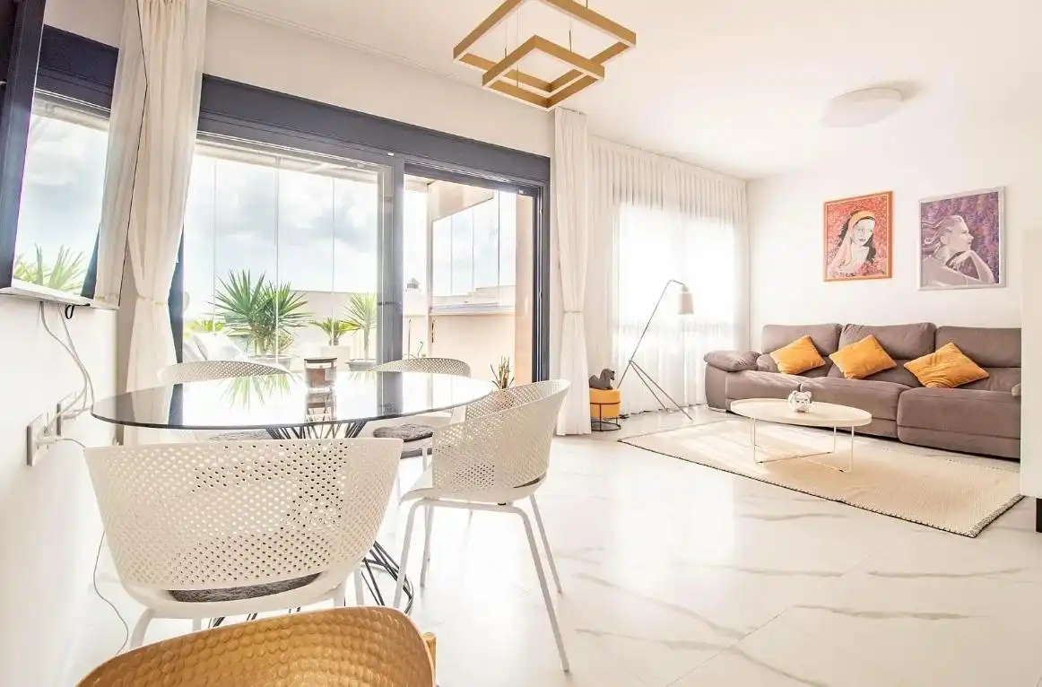 Apartamento con terraza en venta en San Miguel de Salinas, imagen 2