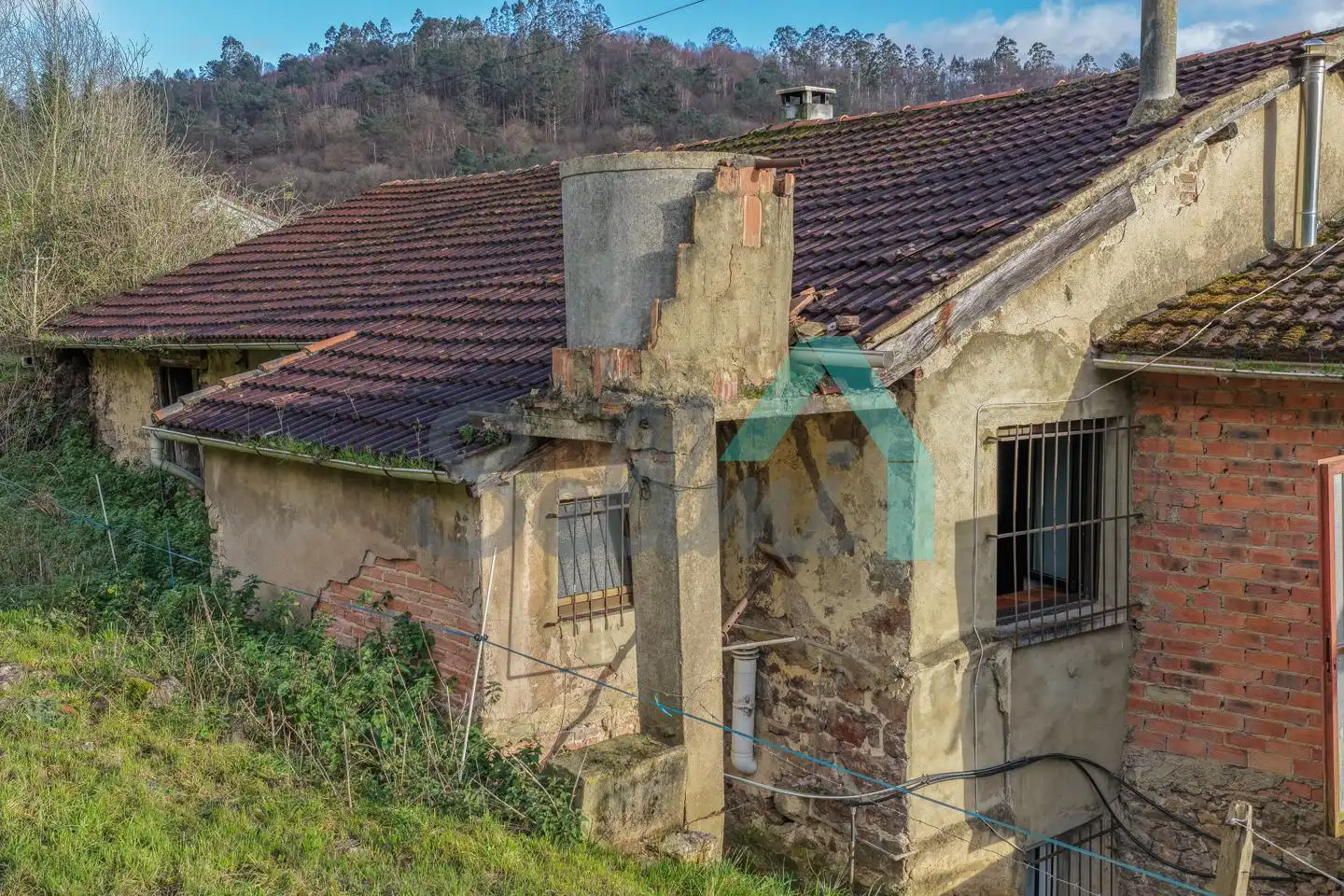 Vista exterior de Casa o xalet en venda en Oviedo  amb Calefacció, Jardí privat i Terrassa